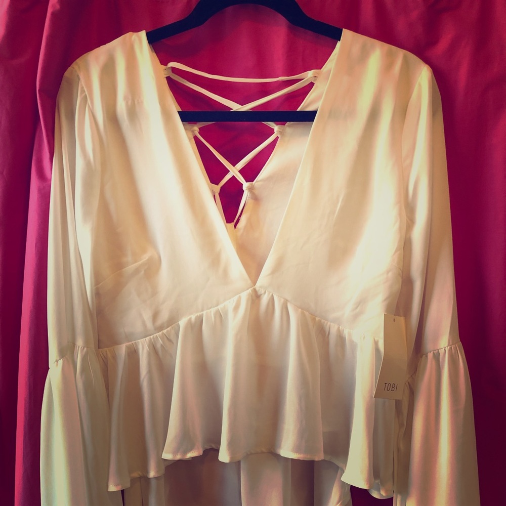 White Bell sleeved flowly blouse